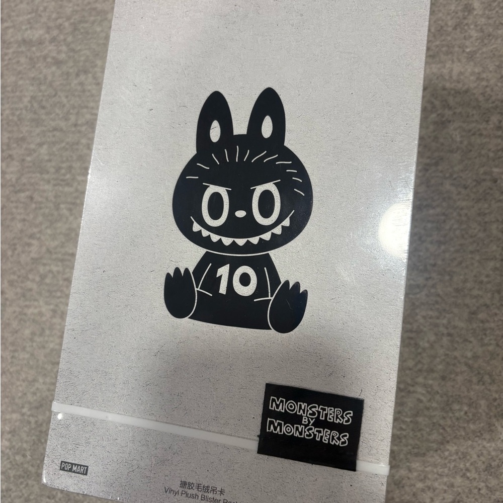 10th Anniversary The Monsters Black Labubu PIN FOR LOVE R Bundle (5 ITEMS TOTAL) - Picture 7 of 11
